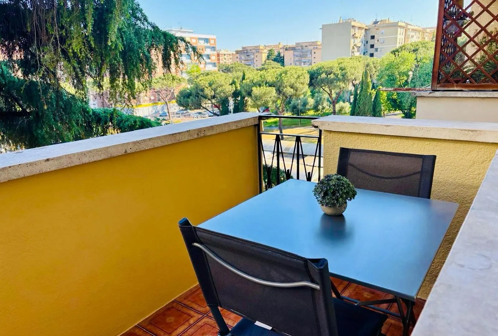Sunny Apartment Montagnola Rom